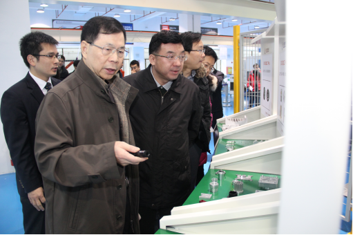 Hong Li, The Vice Secretary of Huangpu District Committee and The Mayor of Huangpu, Inspecting and Investigating Greatoo(Guangzhou) Institute