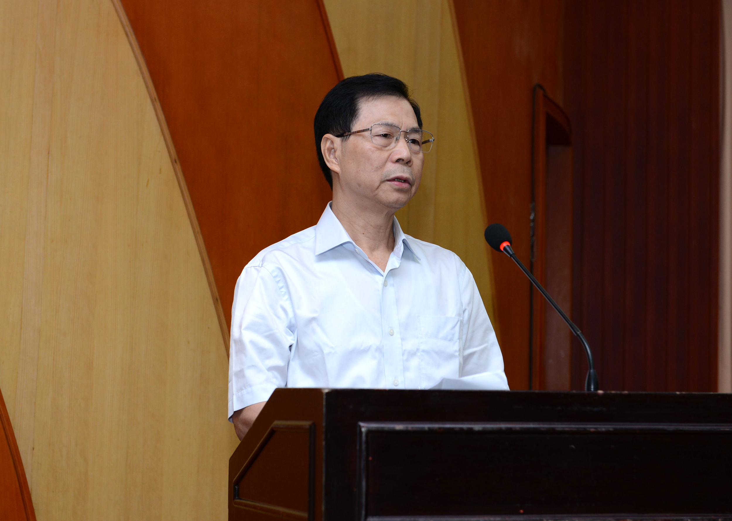 巨轮董事长_中国巨轮图片